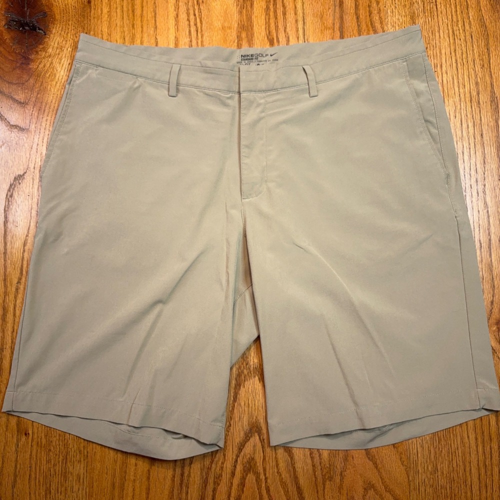 Nike Golf Shorts Mens 38 Khaki Tan Standard Fit Stretch Flat Front Performance